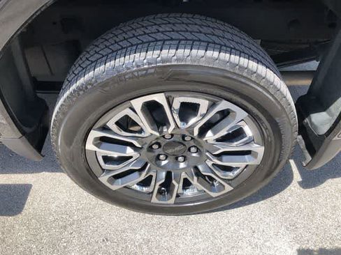 Used 2025 GMC Sierra 1500 Denali Ultimate AWD/4WD image 12