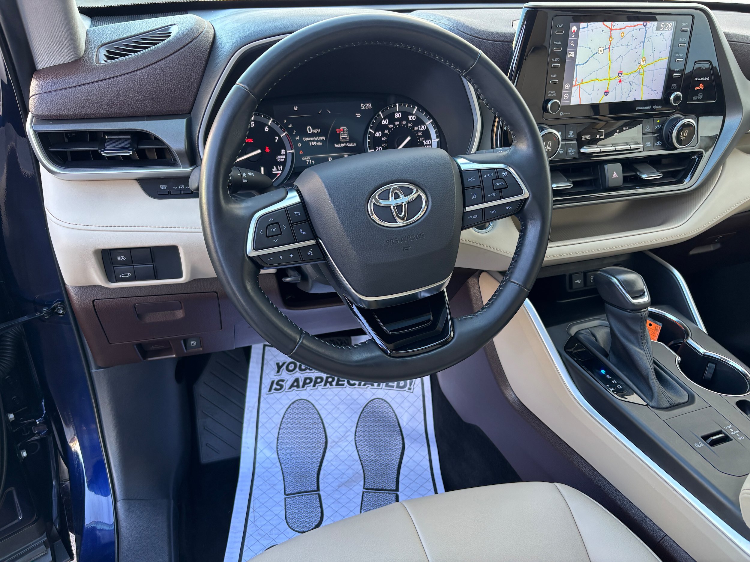 Used 2021 Toyota Highlander XLE FWD image 26