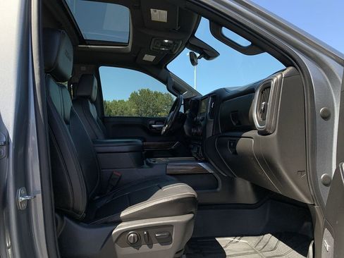 Used 2021 Chevrolet Silverado 1500 High Country w/ Technology Package image 37