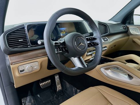New 2026 Mercedes-Benz GLS 450 4MATIC image 9
