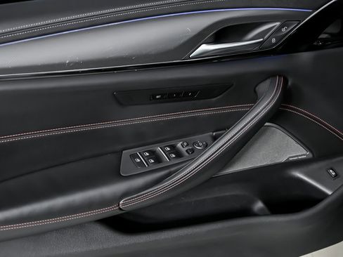 Used 2022 BMW M5 CS image 18