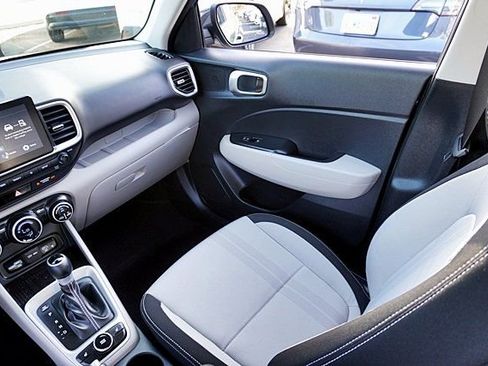 Certified 2026 Hyundai Venue SEL FWD image 22