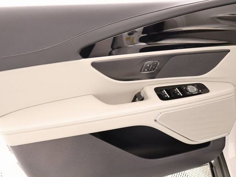 New 2026 Lincoln Nautilus Premier w/ Jet Appearance Package AWD/4WD image 16