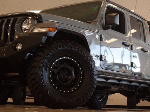 Used 2021 Jeep Gladiator Sport AWD/4WD image 13
