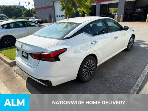 Used 2025 Nissan Altima 2.5 SV FWD image 4
