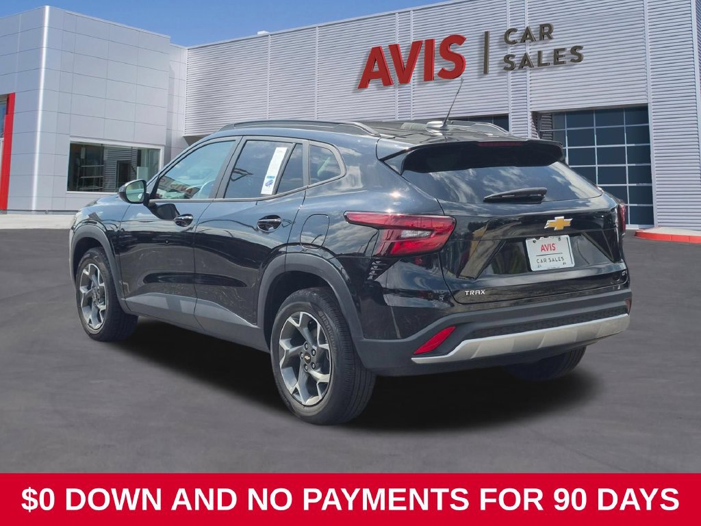 Used 2025 Chevrolet Trax LT w/ LT Convenience Package FWD image 7