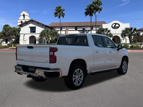 Used 2022 Chevrolet Silverado 1500 LTZ AWD/4WD image 2