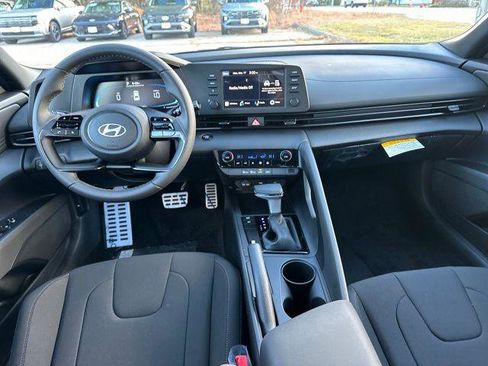 New 2025 Hyundai Elantra Sport image 9