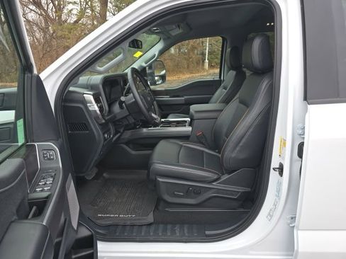 Certified 2025 Ford F350 Lariat image 4