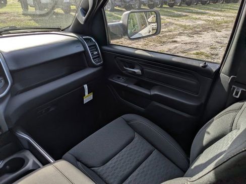 New 2026 RAM 1500 Express AWD/4WD image 16
