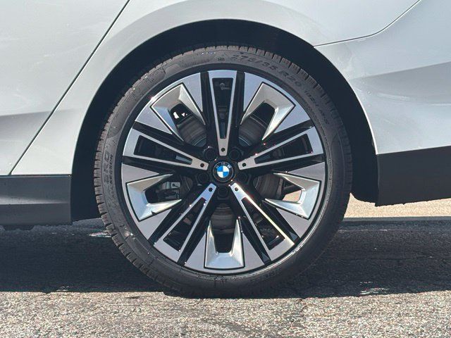 New 2027 BMW 530i xDrive w/ Premium Package AWD/4WD image 3