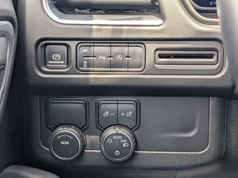 Used 2024 Chevrolet Tahoe LT RWD image 21