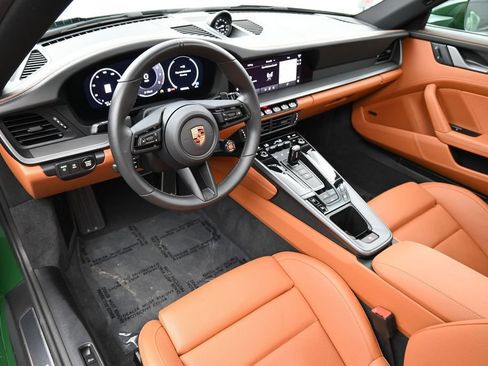 Certified 2025 Porsche 911 Carrera RWD image 4