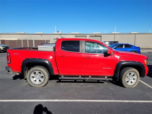 Used 2018 GMC Canyon SLE w/ SLE Convenience Package image 2