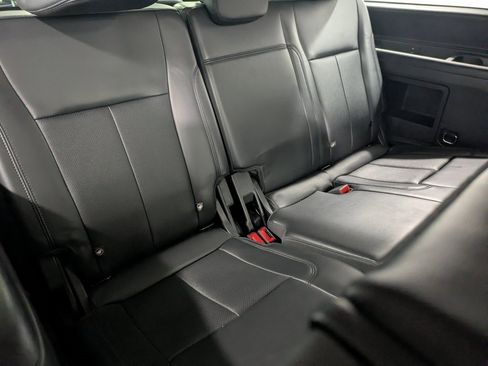 Used 2023 Ford Expedition XLT image 26