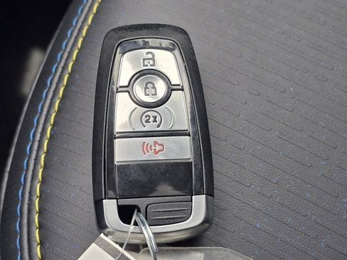 New 2025 Ford Maverick Lobo image 32