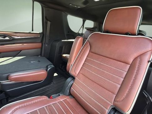 Used 2023 GMC Yukon XL Denali Ultimate image 16