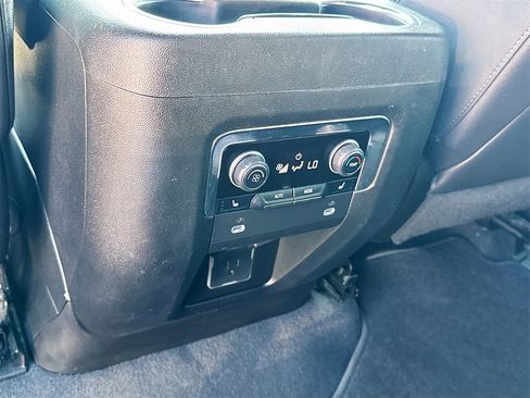 Used 2023 Chevrolet Suburban High Country w/ Premium Package image 27