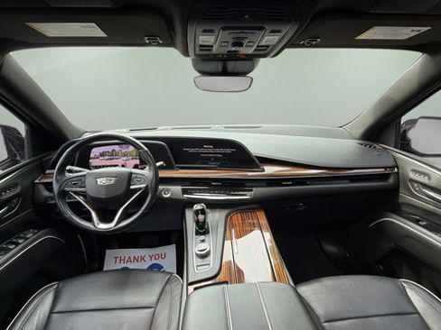 Used 2021 Cadillac Escalade ESV Premium Luxury AWD/4WD image 9