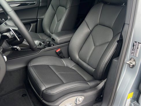 New 2026 Porsche Macan AWD/4WD image 15