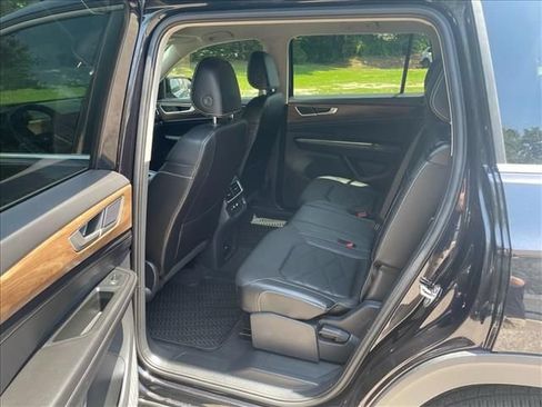 Used 2026 Volkswagen Atlas SE FWD image 4