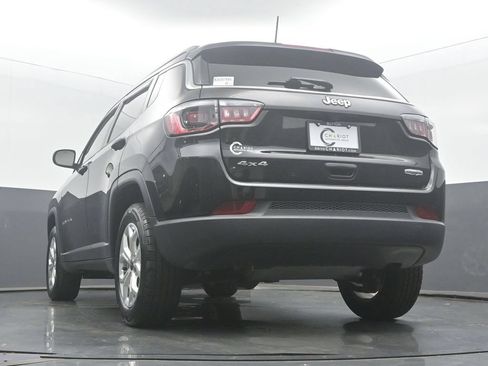 Used 2025 Jeep Compass Latitude AWD/4WD image 56