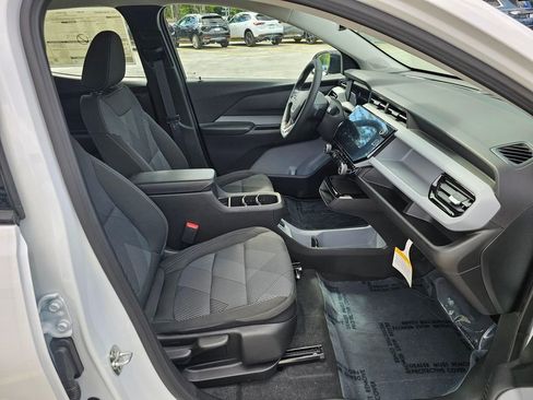 New 2027 Chevrolet Bolt LT w/ Comfort Package FWD image 11