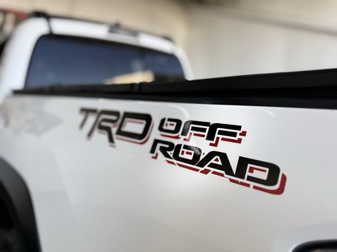 Used 2021 Toyota Tacoma TRD Off-Road image 17