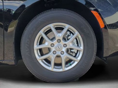 New 2025 Chrysler Voyager LX image 32