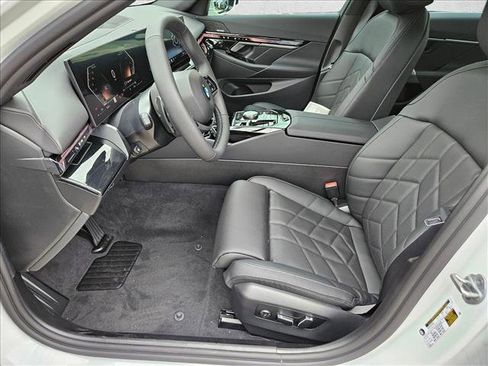 Used 2026 BMW 530i w/ Premium Package RWD image 15