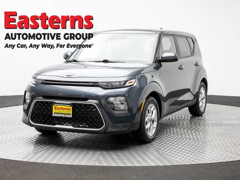 Used 2020 Kia Soul S FWD image 1