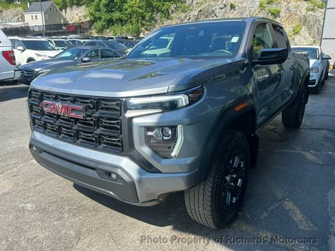 Used 2024 GMC Canyon Elevation w/ Convenience Package AWD/4WD image 5