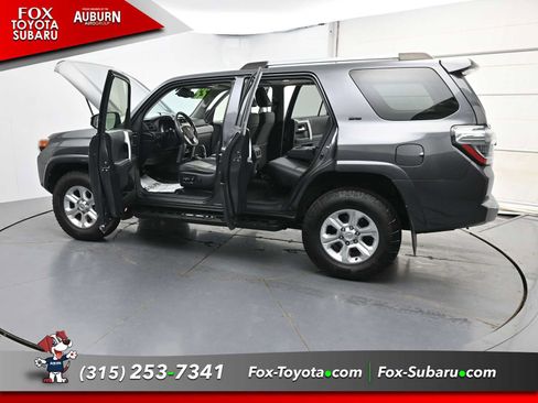 Used 2022 Toyota 4Runner SR5 Premium w/ Moonroof Package AWD/4WD image 42