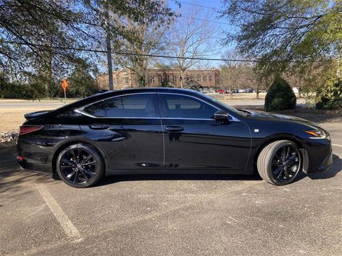 Used 2022 Lexus ES 350 F Sport w/ Accessory Package image 2