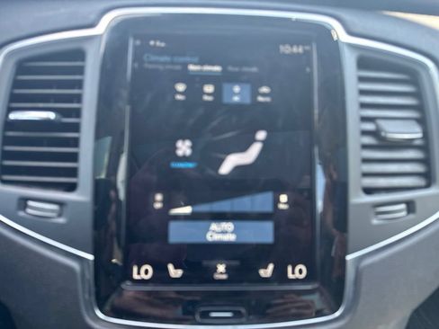 Used 2021 Volvo XC90 T5 Momentum w/ Protection Package Premier AWD/4WD image 15