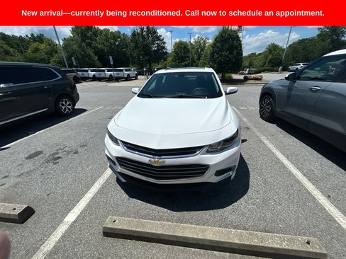 Used 2017 Chevrolet Malibu LT w/ Leather Package FWD image 21