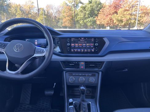 Certified 2022 Volkswagen Taos SE w/ IQ.Drive SE Package image 16