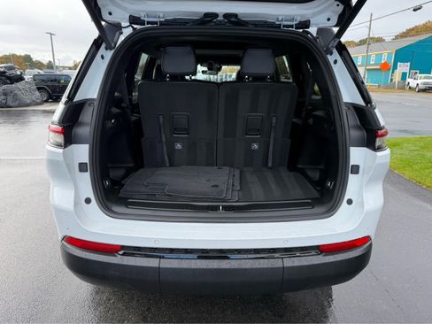 Used 2025 Jeep Grand Cherokee L Altitude image 8