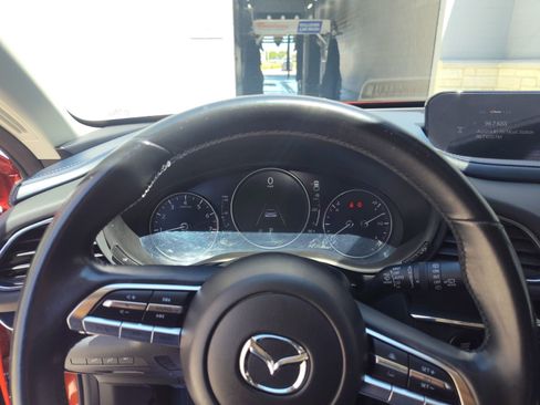 Used 2020 MAZDA CX-30 FWD w/ Preferred Package image 2