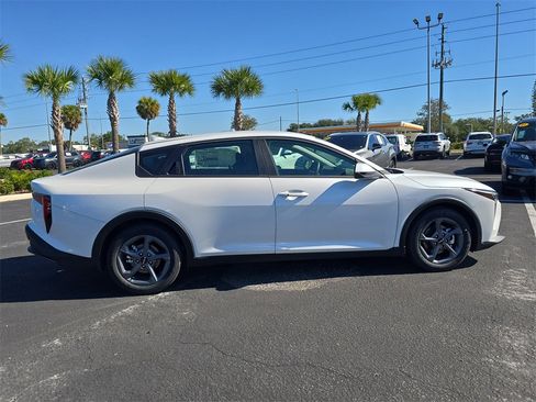 New 2025 Kia K4 LXS image 9