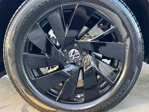 New 2026 Volkswagen Atlas SE FWD image 4