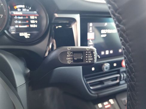 Used 2024 Porsche Macan w/ Premium Plus Package image 33