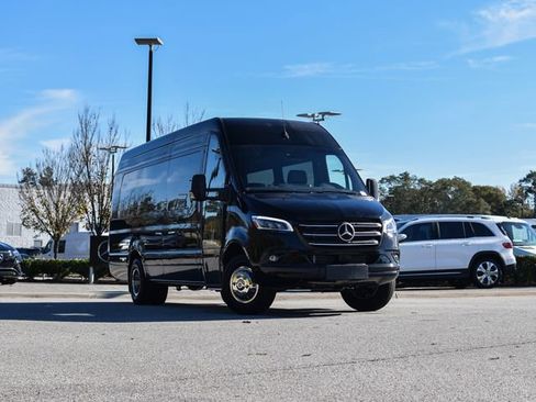 Used 2024 Mercedes-Benz Sprinter 3500 image 11