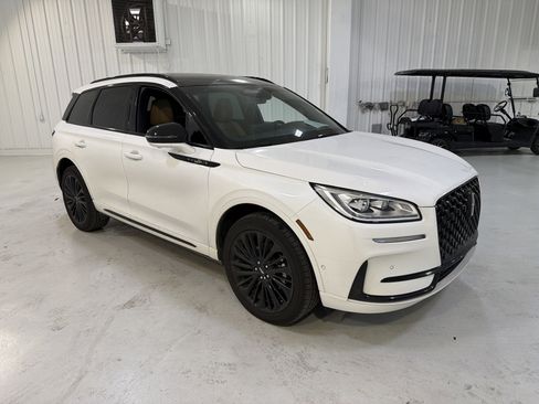 Used 2023 Lincoln Corsair Reserve w/ Equipment Group 202A image 7