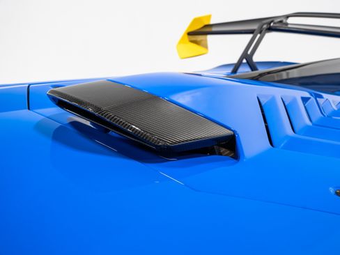 Used 2022 Lamborghini Huracan STO RWD image 21