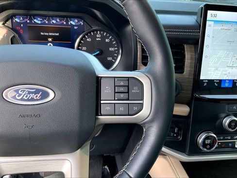 Used 2022 Ford Expedition Limited AWD/4WD image 24