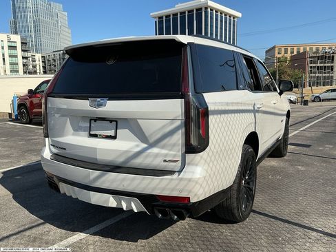 Used 2024 Cadillac Escalade V AWD/4WD image 6