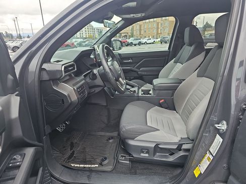 Used 2024 Toyota Tacoma TRD Sport image 11