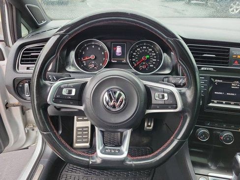 Used 2015 Volkswagen GTI SE image 21