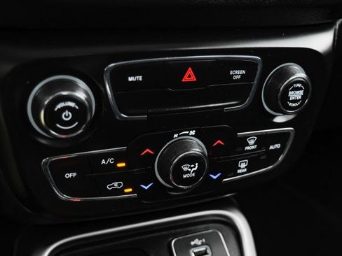 Used 2021 Jeep Compass Latitude image 21